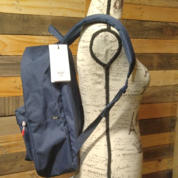 New with tags, Herschel Supply Company Navy and Red ♥️ classic Back Pack - Picture 4 of 8